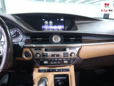 2018 - lexus es300h