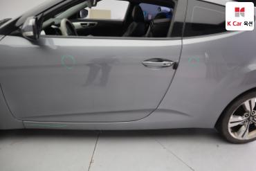 2012 - hyundai veloster