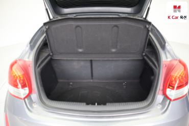 2012 - hyundai veloster