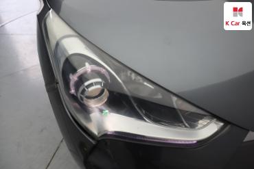 2012 - hyundai veloster