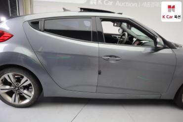 2012 - hyundai veloster