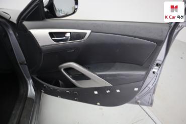 2012 - hyundai veloster