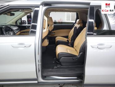 2021 - kia carnival