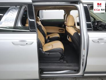 2021 - kia carnival