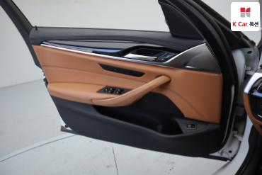 2019 - bmw 5 series