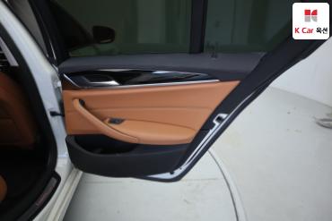 2019 - bmw 5 series