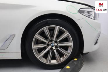 2019 - bmw 5 series