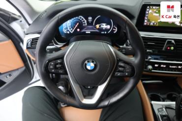 2019 - bmw 5 series