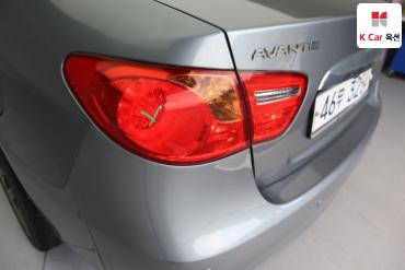 2010 - hyundai avante