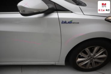 2014 - hyundai avante