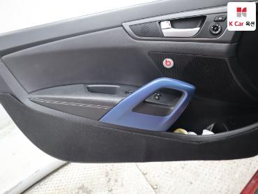 2016 - hyundai veloster