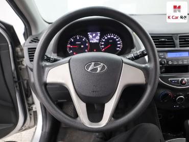 2014 - hyundai accent