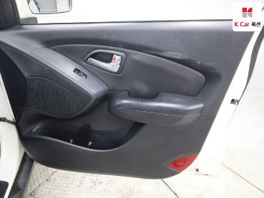 2011 - hyundai tucson
