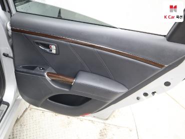 2011 - hyundai grandeur