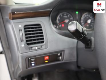 2011 - hyundai grandeur