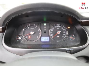 2011 - hyundai grandeur