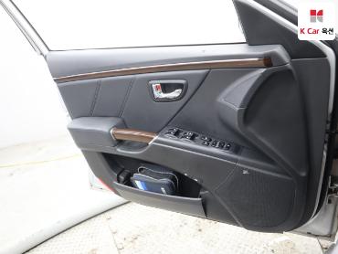 2011 - hyundai grandeur