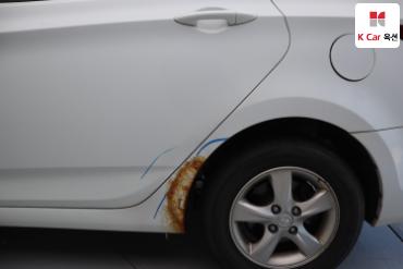 2012 - hyundai accent