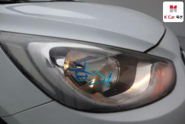 2012 - hyundai accent