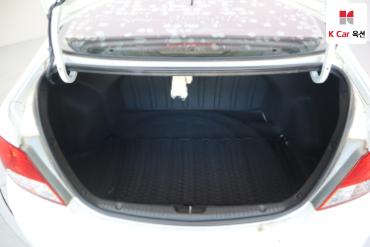 2012 - hyundai accent