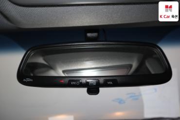 2012 - hyundai accent