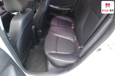 2012 - hyundai accent