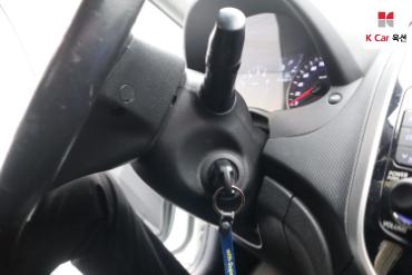 2012 - hyundai accent
