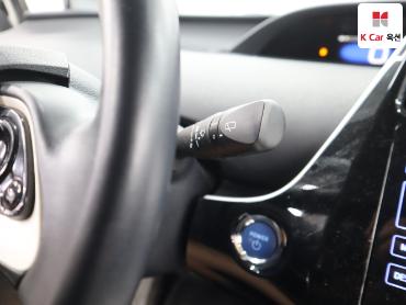 2017 - toyota prius