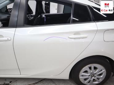 2017 - toyota prius