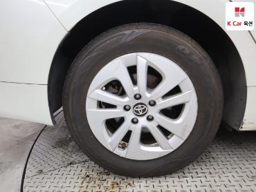 2017 - toyota prius