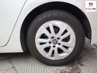 2017 - toyota prius