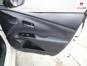 2017 - toyota prius