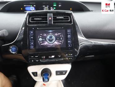 2017 - toyota prius