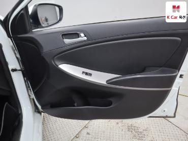 2015 - hyundai accent