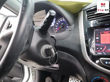 2015 - hyundai accent