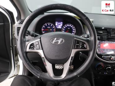2015 - hyundai accent