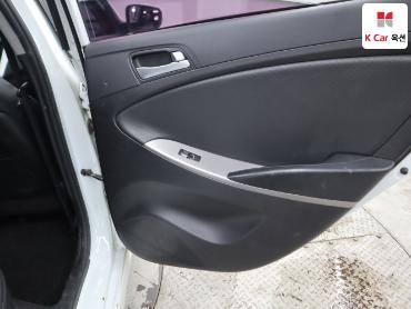 2015 - hyundai accent