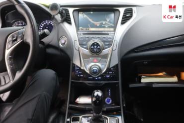 2011 - hyundai grandeur