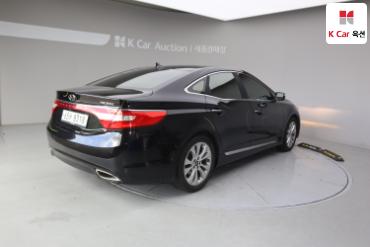 2011 - hyundai grandeur