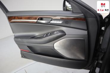 2018 - genesis eq900