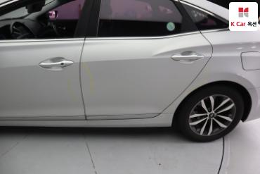 2011 - hyundai grandeur