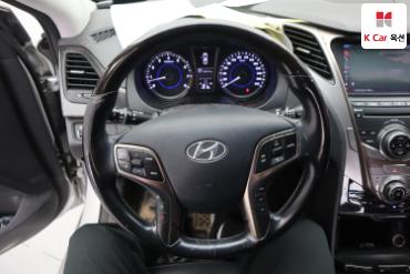 2011 - hyundai grandeur