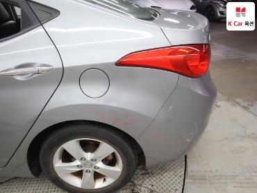 2011 - hyundai avante