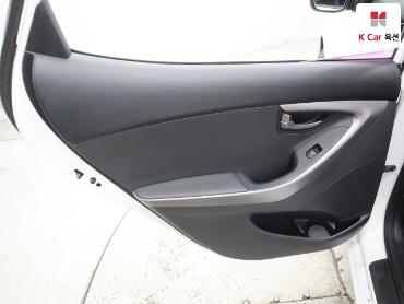 2012 - hyundai avante