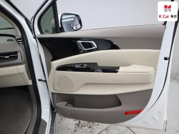 2023 - kia carnival