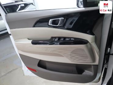2023 - kia carnival