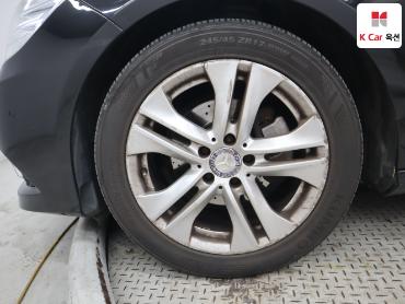 2010 - mercedes-benz e200