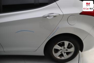 2012 - hyundai avante