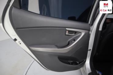 2012 - hyundai avante