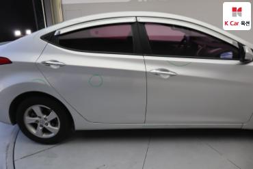 2013 - hyundai avante